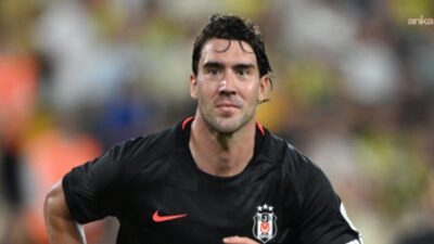 Beşiktaş JK, futbolcusu Dusan Vlahovic’in Fenerbahçe maçında rakibiyle yaşadığı tartışma