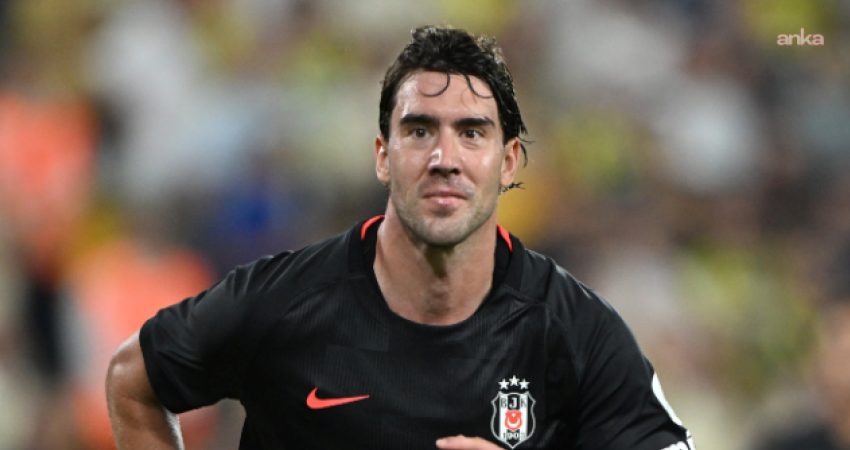 Beşiktaş JK, futbolcusu Dusan Vlahovic’in Fenerbahçe maçında rakibiyle yaşadığı tartışma