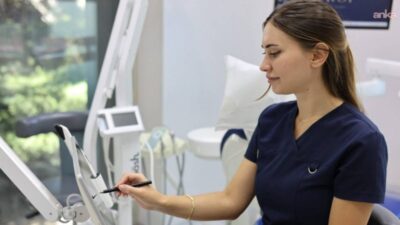 Daha beyaz dişlere sahip olmak isteyenlerin başvurduğu ev tipi ürünler,