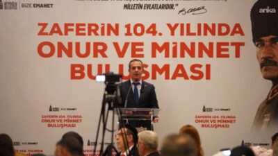 Beyoğlu Belediyesi, 30 Ağustos Zafer Bayramı dolayısıyla düzenlediği "Onur ve