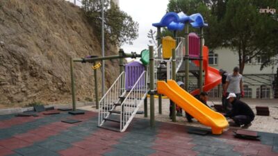 Bilecik Belediyesi, şehir merkezindeki çocuk parkları ve oyun alanlarında eskiyen