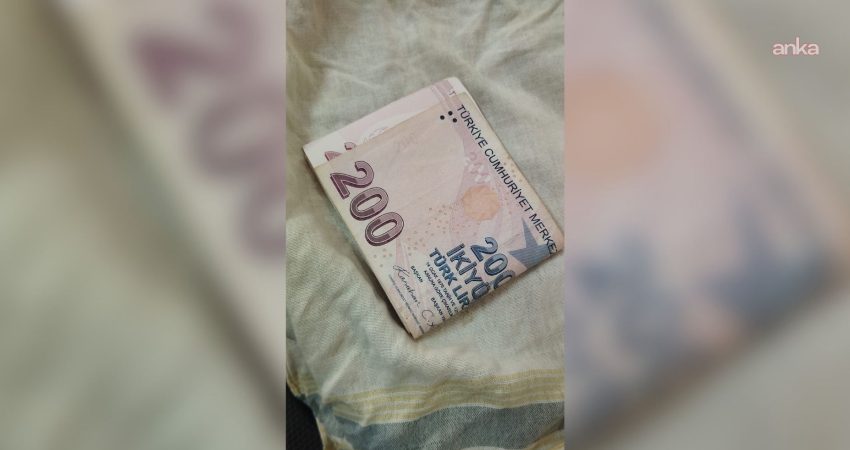 Bilecik’te pazarcı esnafından örnek davranış: Tezgâhta bulduğu 2 bin lirayı sahibine ulaştırdı Bilecik Belediyesi Kapalı Pazar alanında tezgâhı bulunan bir esnaf, vatandaşın