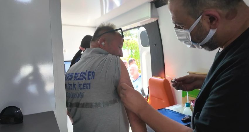 Bodrum Belediyesi’nden saha personeline geniş kapsamlı sağlık taraması Bodrum Belediyesi, sahada görev yapan çalışanlarının sağlığını korumak ve güvenli