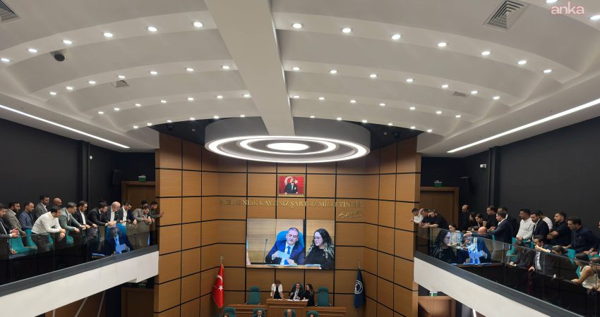 Bölge idare mahkemesi itirazı reddetti… Üsküdar Belediye Başkanvekilliği seçimi yenilenecek Üsküdar Belediye Başkanı Sinem Dedetaş'ın tutuklanmasının ardından yapılan ve Sibel