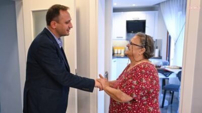 Bornova Belediye Başkanı Ömer Eşki, Kızılay Mahallesi’nde elektrik kontağı yangını