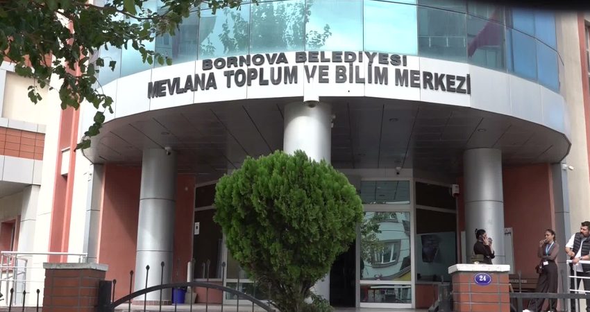 Bornova Belediyesi, gençleri bilim ve inovasyonla buluşturan yenilikçi "Junioruni" lansmanına