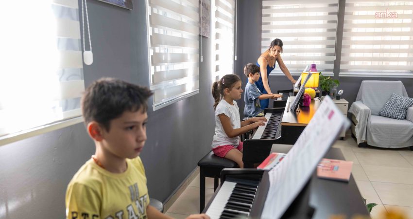 Bornova Belediyesi'nin, her yıl binlerce Bornovalıyı sanat, müzik, dans ve