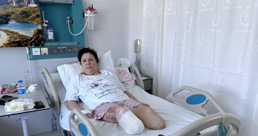Boşanmak istediği eşi tarafından vurulmuştu… İki bacağını kaybeden Hatice K’nın davasında ikinci duruşma yarın Fethiye’de boşanma aşamasındaki eşi Veli K. tarafından av tüfeğiyle vurularak