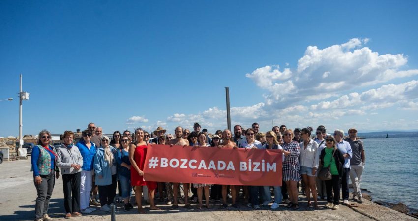 Bozcaada Bizim Hareketi gönüllüleri, "Bozcaada Limanı Yat Yanaşma Rıhtımı" projesine