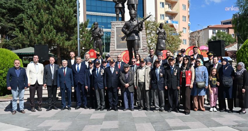Bozüyük’te 19 Eylül Gaziler Günü, Cumhuriyet Meydanı’nda düzenlenen tören ve