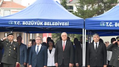 Bozüyük’ün düşman işgalinden kurtuluşunun 104'üncü yılı, Cumhuriyet Meydanı’nda düzenlenen törenle
