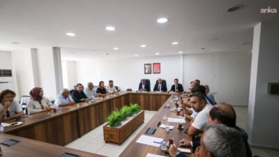 Buca Belediyesi’nin ev sahipliğinde gerçekleştirilen Atık Yönetimi Koordinasyon Toplantısı’nda bir