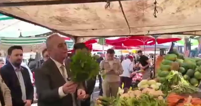 YENİ Parti Aydın Milletvekili Bülent Tezcan, Konya Nişantaşı Semt Pazarı'nı