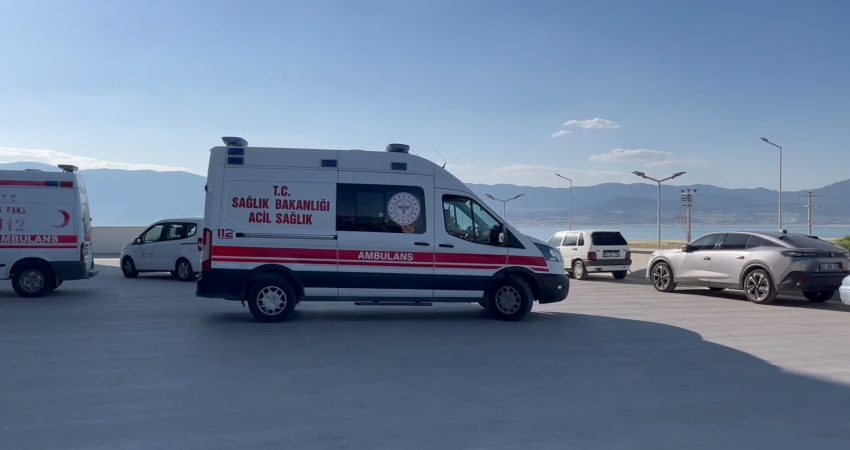 Burdur’da diyaliz davasında ilk duruşma: 4 sanık hâkim karşısına çıktı Burdur Devlet Hastanesi’nde 25 Mayıs 2024’te diyaliz tedavisi gören 33