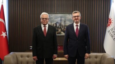 İletişim Başkanı Burhanettin Duran, Pakistan’ın Ankara Büyükelçisi Dr. Yousaf Junaid