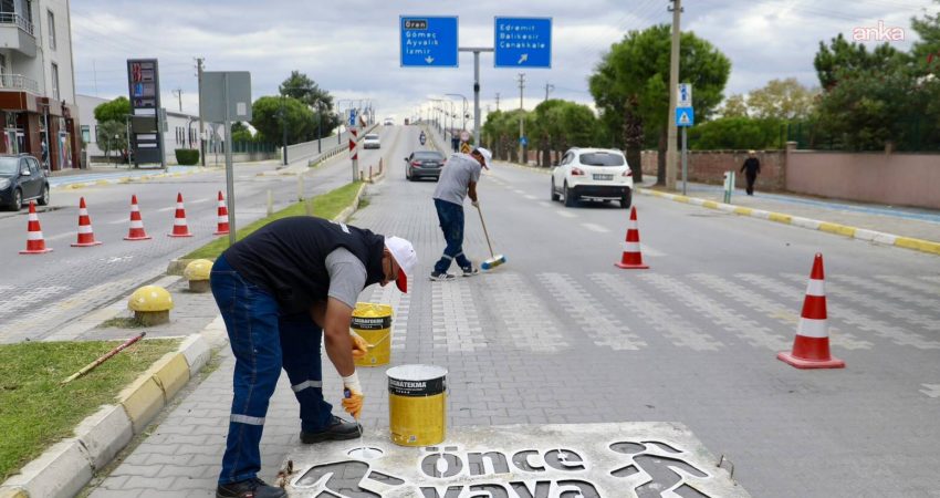 Burhaniye genelinde üstyapı çalışmaları sürüyor Burhaniye Belediyesi, belirlenen program doğrultusunda ilçe genelinde üstyapı çalışmalarını sürdürüyor.