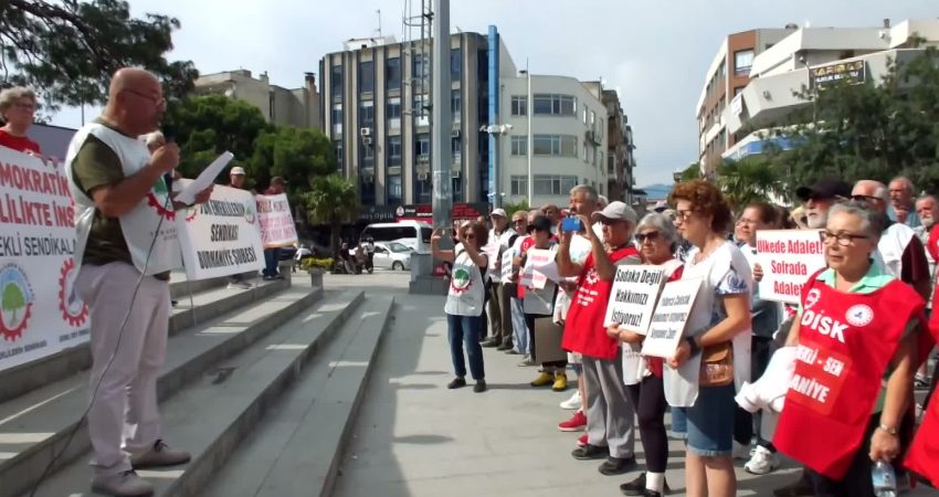 Balıkesir'in Burhaniye ilçesinde DİSK Emekli-Sen ve Tüm Emeklilerin Sendikası Burhaniye