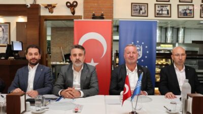 Bursa Büyükşehir Belediyesi Başkan Vekili Şahin Biba, Karacabey ilçesinde muhtarlarla