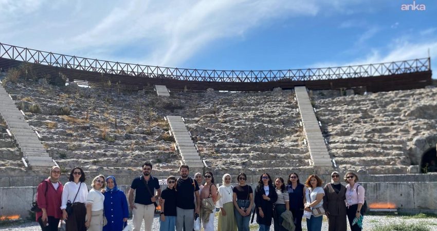 Bursa Büyükşehir Belediyesi'nin düzenlediği "İznik Kültürel Miras Teknik Gezisi"ne katılan
