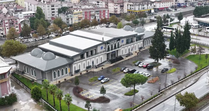 Bursa Büyükşehir Belediyesi’nin Gemlik Termal Tesisi’ne yoğun ilgi Bursa Büyükşehir Belediyesi’nin 2023 yılında hizmete açtığı Gemlik Termal Tesisi,