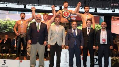 Bursa Büyükşehir Belediyespor güreşçisi Alperen Düzenci, 57 yıl aradan sonra