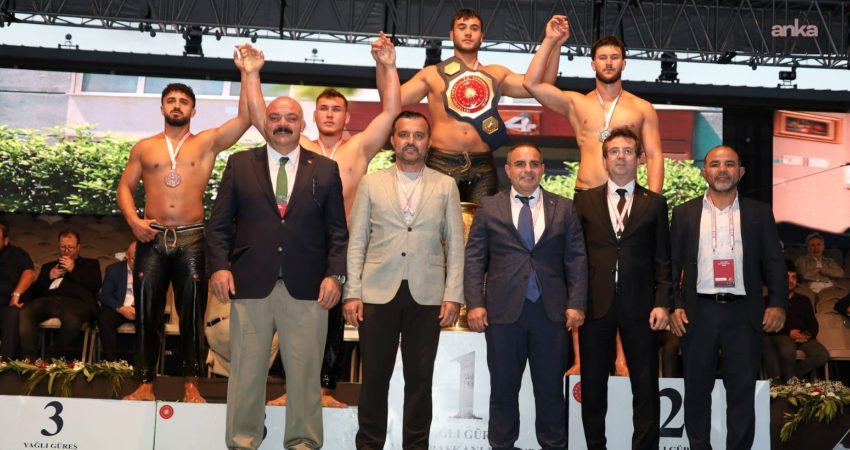 Bursa Büyükşehir Belediyespor güreşçisi Alperen Düzenci, 57 yıl aradan sonra