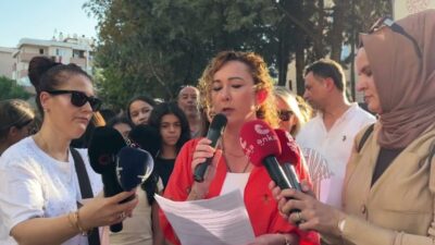 Bursa’nın Nilüfer ilçesindeki Dilek Özer Ortaokulu öğrencilerinin velileri, depreme dayanıksız
