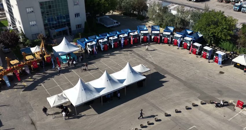 BUSKİ’nin araç filosuna 26 yeni araç ve iş makinesi eklendi Bursa Büyükşehir Belediyesi, BUSKİ Genel Müdürlüğü’nün sahadaki müdahale kapasitesini artırmak