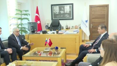 Rusya Federasyonu’nun Ankara Büyükelçisi Sergey Vershinin’i ağırlayan İzmir Büyükşehir Belediye