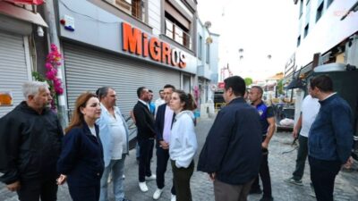 Çeşme Belediye Başkanı Lâl Denizli, başkan yardımcıları, ilgili birim müdürleri