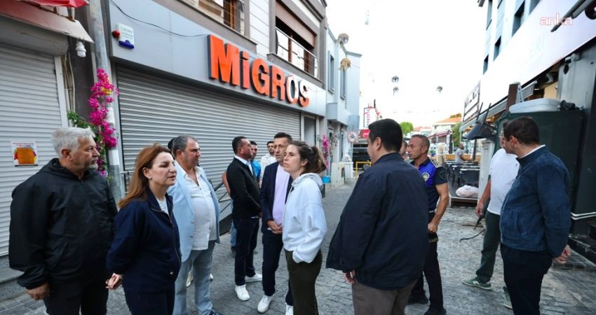 Çeşme Belediye Başkanı Lâl Denizli, başkan yardımcıları, ilgili birim müdürleri