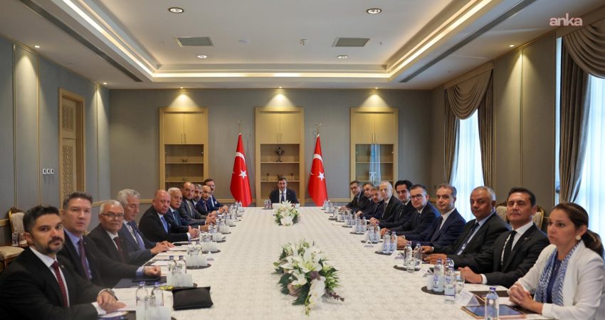 Cevdet Yılmaz: Orta Vadeli Programımızın detaylarını 6 Eylül’de paylaşacağız Cumhurbaşkanı Yardımcısı Cevdet Yılmaz, 2027-2029 dönemini kapsayan Orta Vadeli Program