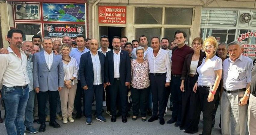 CHP Genel Başkan Yardımcısı Şimşek’ten partisinin Balıkesir örgütlerine ziyaret CHP Genel Başkan Yardımcısı Berhan Şimşek, partisinin Balıkesir'deki örgütlerine ziyarette