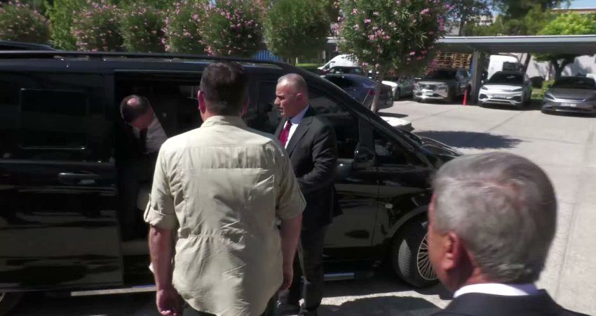 CHP Genel Başkanı Kılıçdaroğlu, İzmir’de ESBAŞ’ı ziyaret etti CHP Genel Başkanı Kemal Kılıçdaroğlu, İzmir’de Ege Serbest Bölge'yi (ESBAŞ)