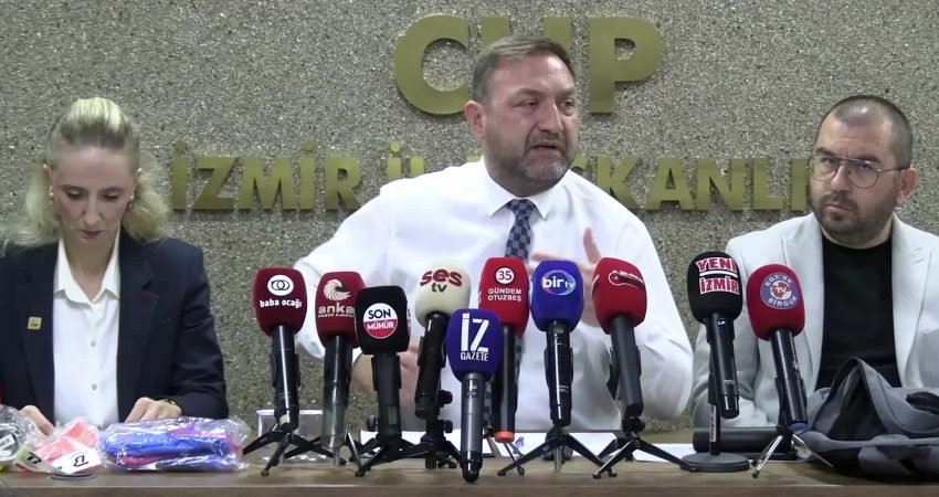 CHP İzmir İl Başkanı Utku Gümrükçü, eğitim maliyetlerinin arttığını, okullarda