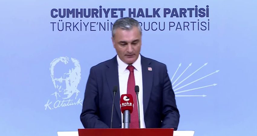 CHP Sözcüsü Müslim Sarı, YENİ Parti Genel Başkanı Özgür Özel'e