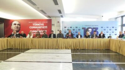 CHP Sözcüsü Müslim Sarı, YENİ Parti Sözcüsü Zeynel Emre'nin "Bizim