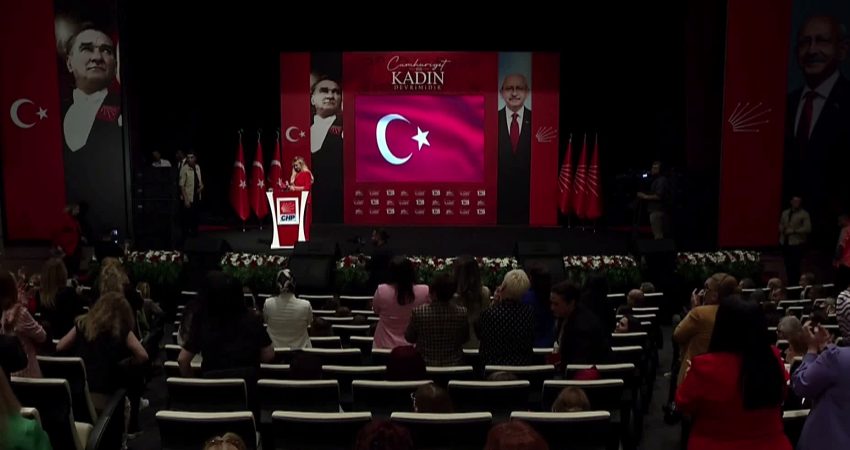 CHP Kadın Kolları Başkanı Ayten Gülsever, "Cumhuriyet Bir Kadın Devrimidir"