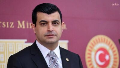 CHP Genel Başkan Yardımcısı Deniz Demir, Manisa'nın Turgutlu ilçesinde okulda meydana