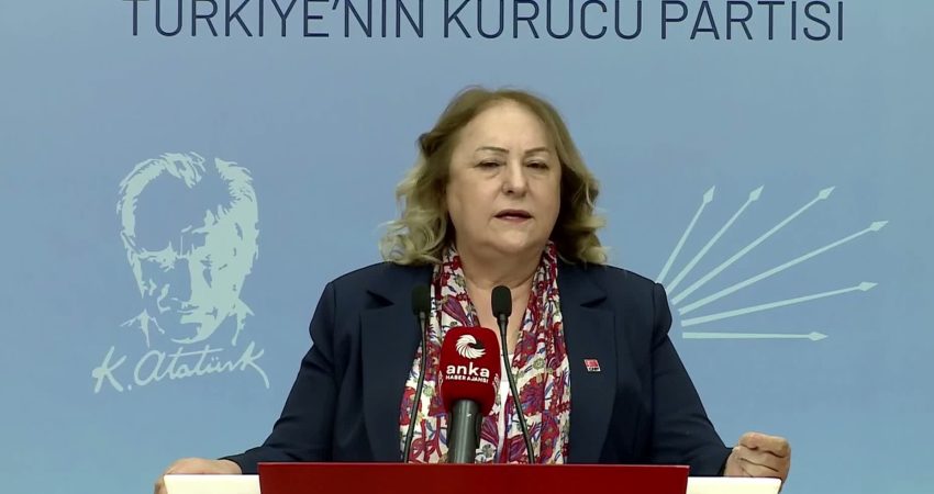 CHP’li Gülsever’den Milli Eğitim Bakanlığına: Çocuklarımıza ücretsiz eğitim, ücretsiz öğün ve eğitim fırsatında eşitlik istiyoruz CHP Kadın Kolları Genel Başkanı Ayten Gülsever, yeni eğitim öğretim