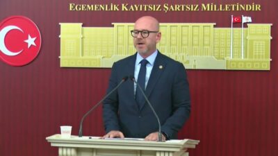 CHP Grup Başkanvekili Serkan Sarı, Manisa’nın Turgutlu ilçesinde bir okulun