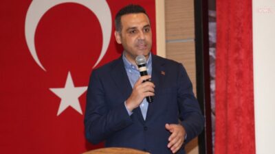 İzmir'in Çiğli ilçesinde, CHP'den istifa ederek AK Parti'ye geçen Belediye