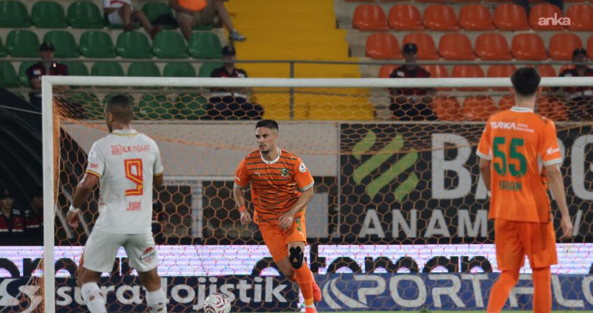 Trendyol Süper Lig’in 5. haftasında Corendon Alanyaspor ile Göztepe, 2-2