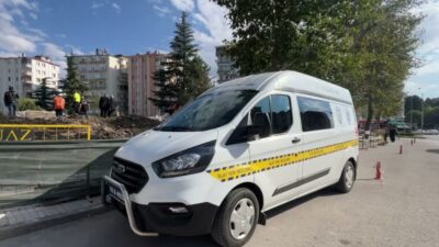 Çorum’da 23 Nisan Ortaokulu’nun eski binasının yıkımı sırasında toprak altında