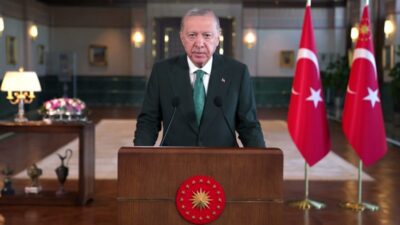 Cumhurbaşkanı Recep Tayyip Erdoğan, "Önlerindeki suni engeller kaldırıldığında İmam Hatip