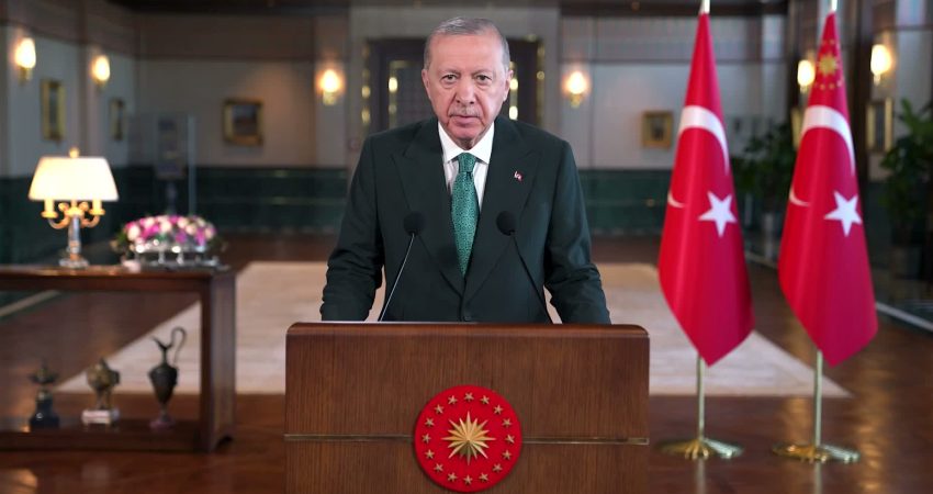 Cumhurbaşkanı Recep Tayyip Erdoğan, "Önlerindeki suni engeller kaldırıldığında İmam Hatip