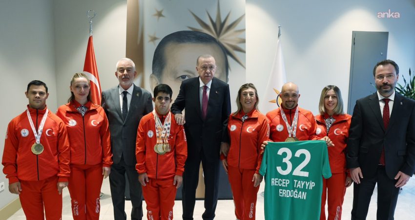 Cumhurbaşkanı Recep Tayyip Erdoğan, Türkiye Özel Sporcular Spor Federasyonu temsilcileri
