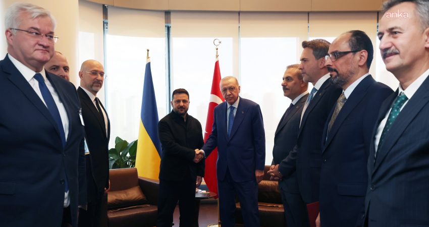 Cumhurbaşkanı Erdoğan, Ukrayna Devlet Başkanı Zelenski ile bir araya geldi Cumhurbaşkanı Recep Tayyip Erdoğan, Ukrayna Devlet Başkanı Volodimir Zelenski ile