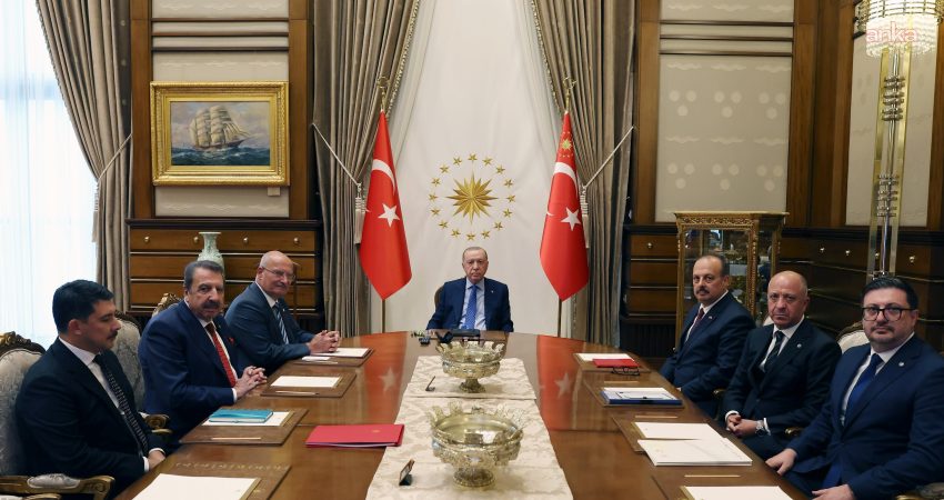 Cumhurbaşkanı Erdoğan, Ankara Valisi Canbolat ile oda ve kurum temsilcilerini kabul etti Cumhurbaşkanı Recep Tayyip Erdoğan, Ankara Valisi Yakup Canbolat ile bazı