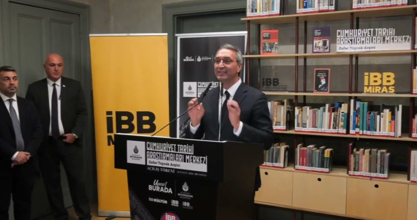İBB, Cumhuriyet tarihi araştırmalarına damga vuracak yeni bir merkezi hayata
